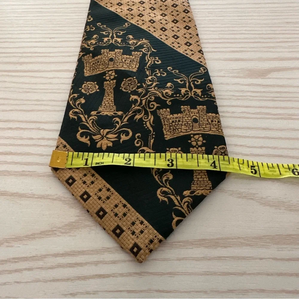Vintage Chadwick Wembley Neck Tie for Brown Olive or Black Suits Green Gold